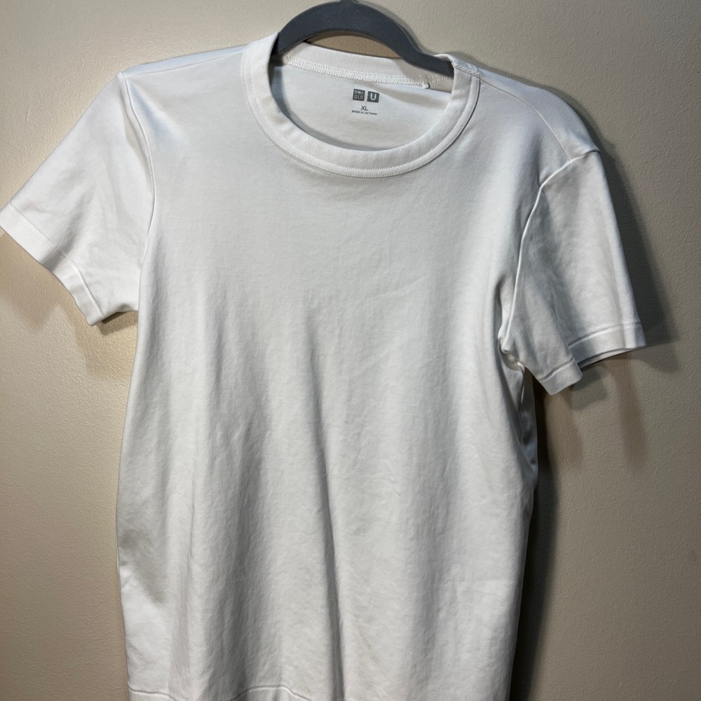 Uniqlo White Short Sleeve Tee